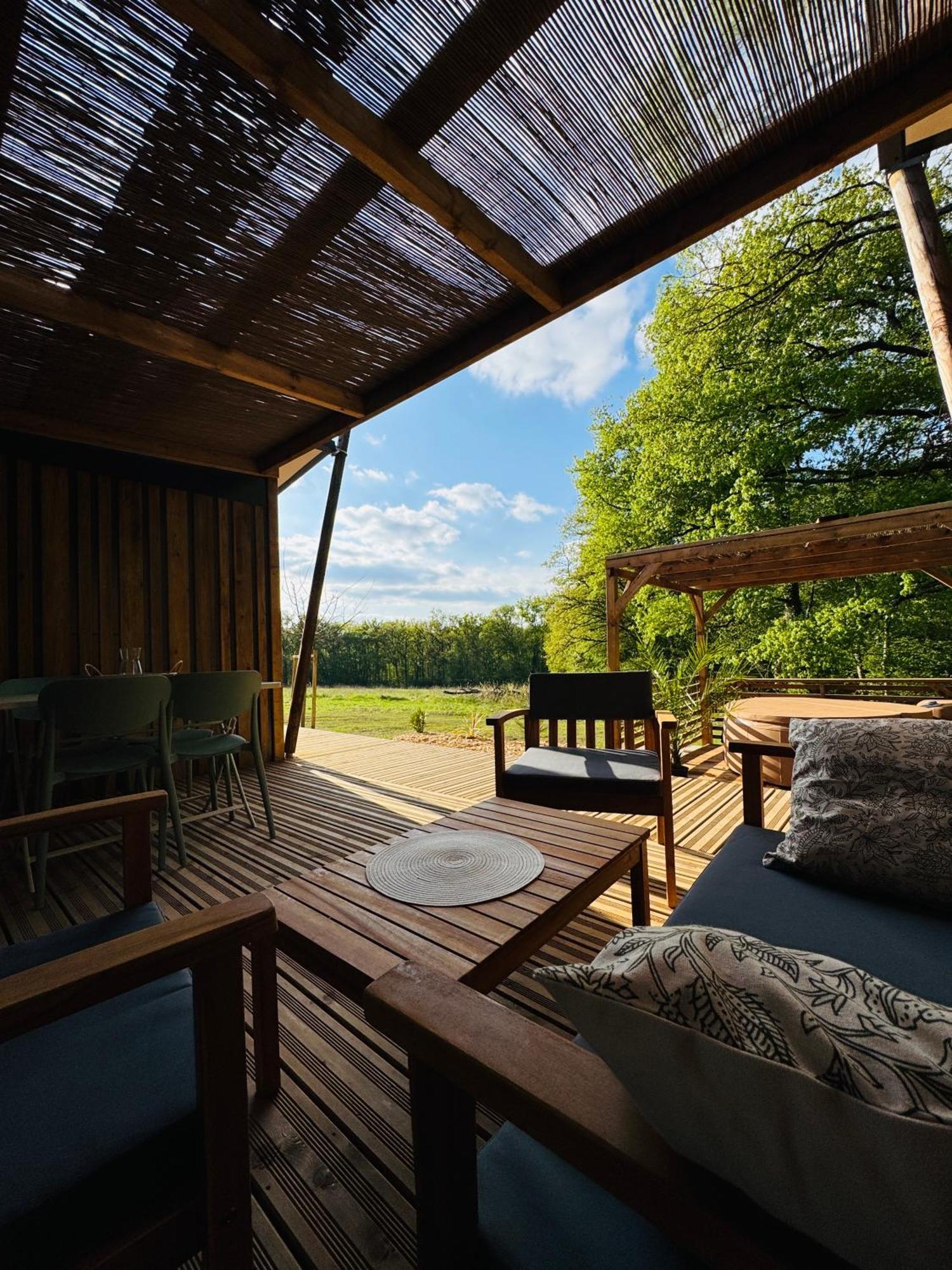 La Buissonniere Lodges Chisseaux Exteriör bild