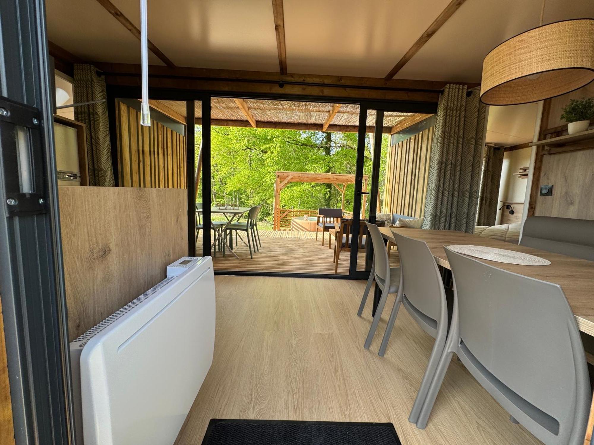 La Buissonniere Lodges Chisseaux Exteriör bild